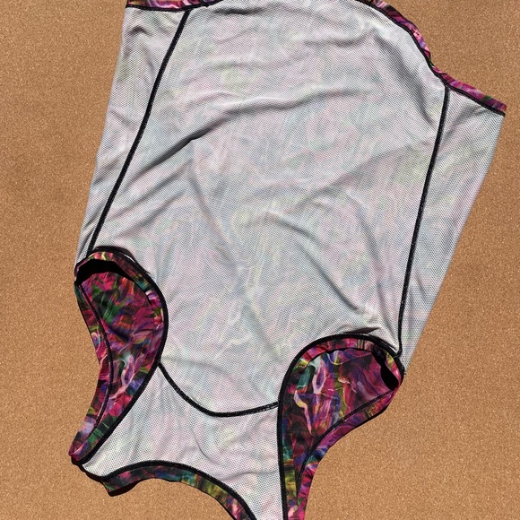 Lululemon High Neck Running and Training Hyper Flow Pink Tank Top S - Picture 8 of 11